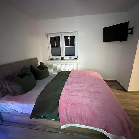 Karolinas Deluxe Appartement-bungalow بيت للعطل