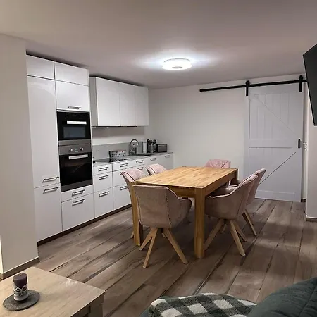 Karolinas Deluxe Appartement-bungalow درانسكي